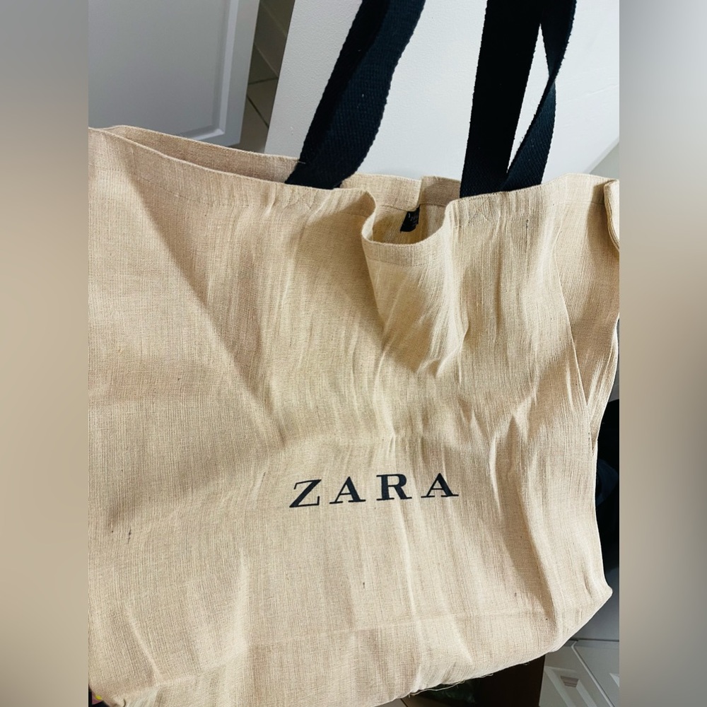 Large tote bag for beach ,is huge.